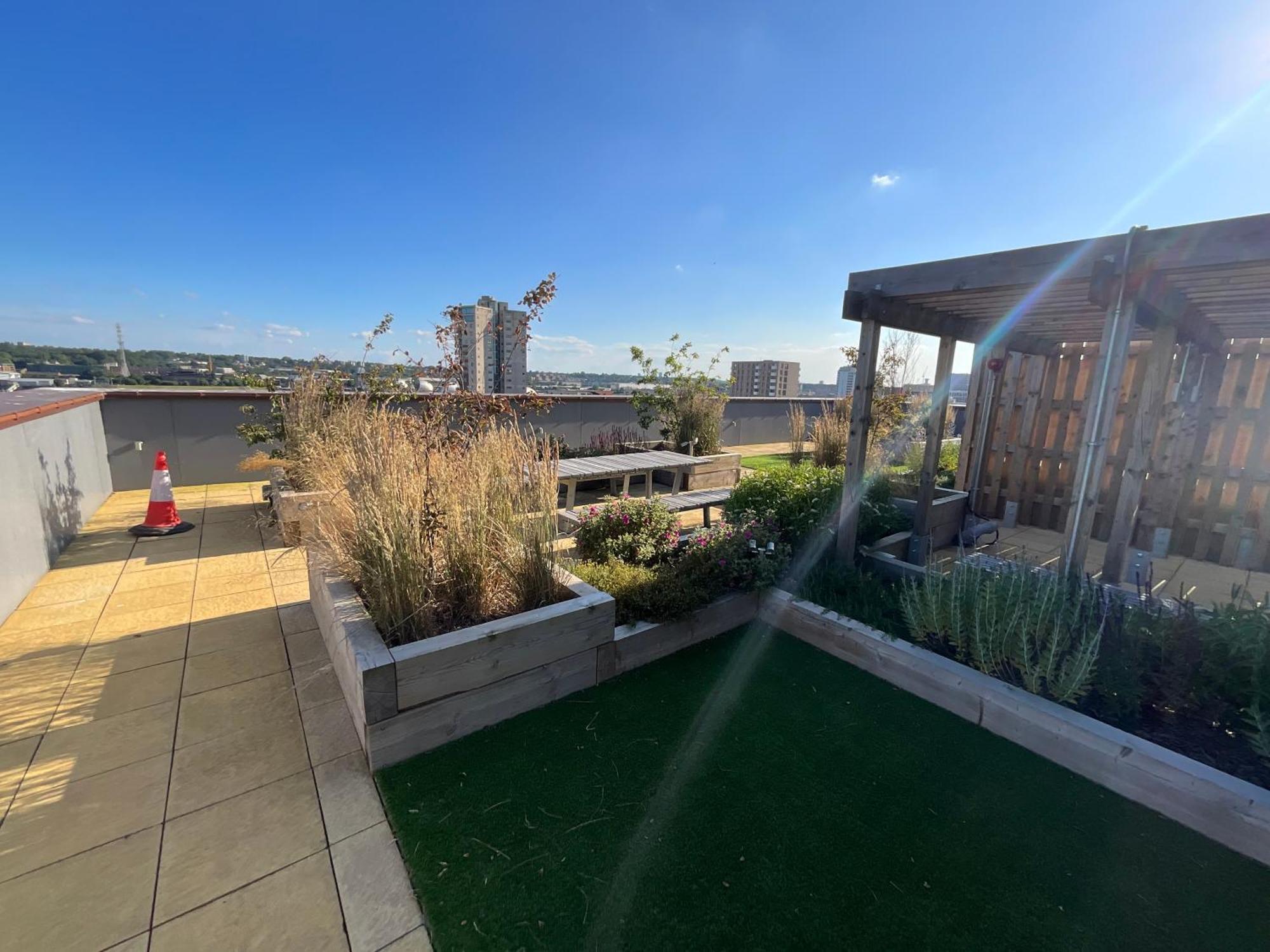 Deluxe Double Bed In Shared Apt Near Canary Wharf, City Airport & O2 Arena With Thames View London Ngoại thất bức ảnh