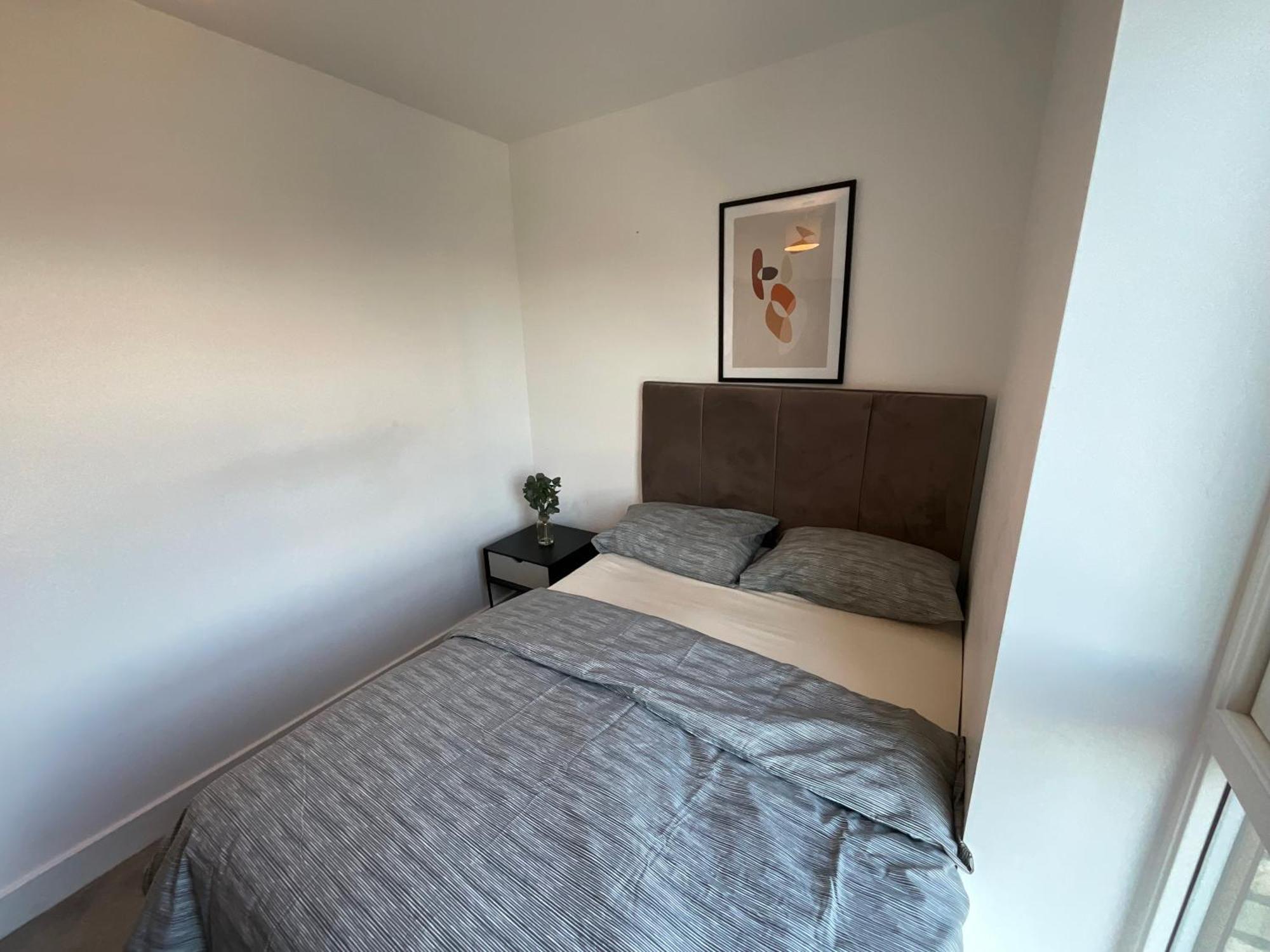 Deluxe Double Bed In Shared Apt Near Canary Wharf, City Airport & O2 Arena With Thames View London Ngoại thất bức ảnh