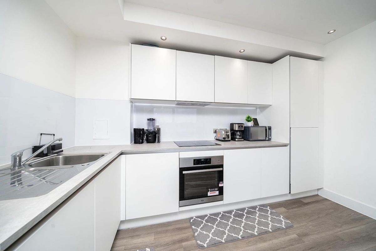 Deluxe Double Bed In Shared Apt Near Canary Wharf, City Airport & O2 Arena With Thames View London Ngoại thất bức ảnh